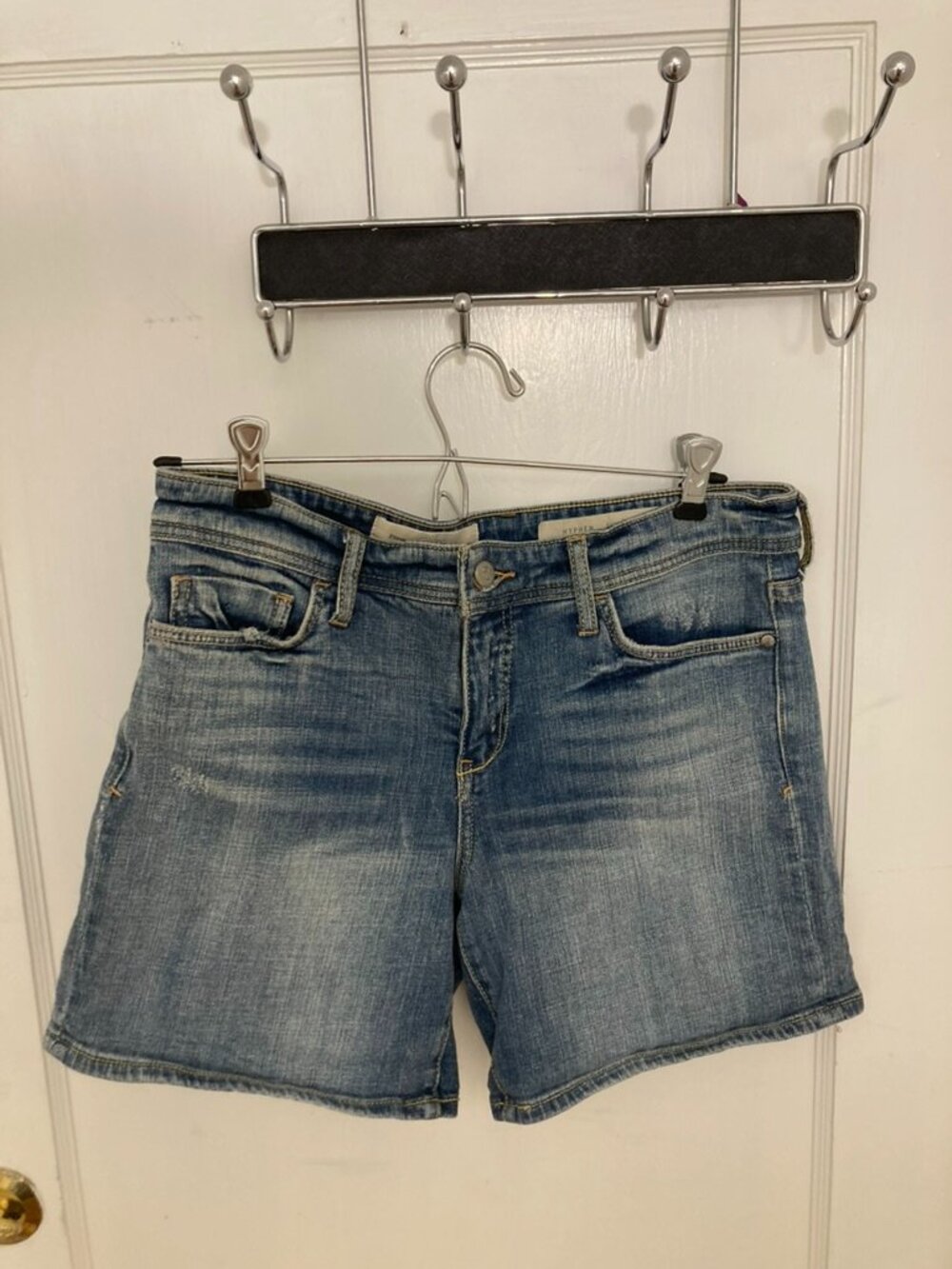Pilcro and the Letterpress Mid-High Rise Denim Short Size 26